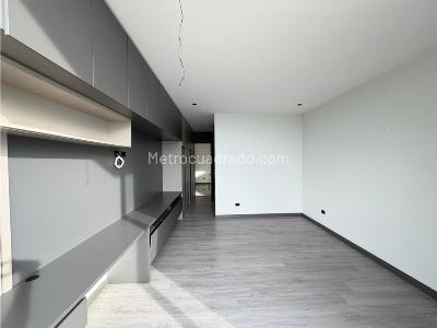 Casa de 5 alcobas en venta en El Poblado, Medellín, 775 m² · foto 17 de 20