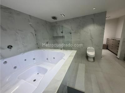 Casa de 5 alcobas en venta en El Poblado, Medellín, 775 m² · foto 19 de 20