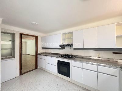 Casa en arriendo en Castropol, Medellín · foto 2 de 20