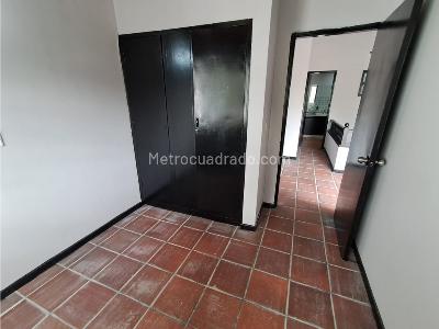 Casa de 4 alcobas en venta en El Velodromo, Medellín, 356 m² · foto 2 de 20