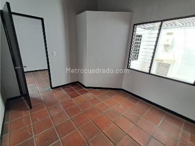 Casa de 4 alcobas en venta en El Velodromo, Medellín, 356 m² · foto 3 de 20