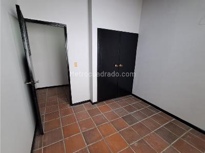 Casa de 4 alcobas en venta en El Velodromo, Medellín, 356 m² · foto 9 de 20
