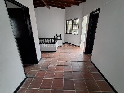 Casa de 4 alcobas en venta en El Velodromo, Medellín, 356 m² · foto 14 de 20