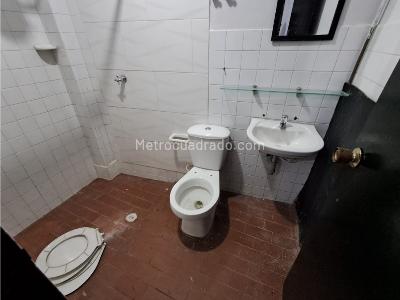 Casa de 4 alcobas en venta en El Velodromo, Medellín, 356 m² · foto 15 de 20