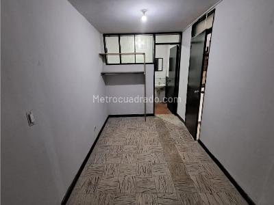 Casa de 4 alcobas en venta en El Velodromo, Medellín, 356 m² · foto 16 de 20
