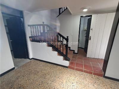 Casa de 4 alcobas en venta en El Velodromo, Medellín, 356 m² · foto 18 de 20