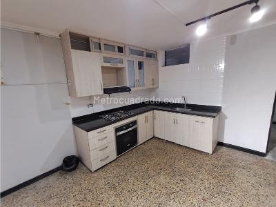 Casa de 4 alcobas en venta en El Velodromo, Medellín, 356 m² · foto 19 de 20