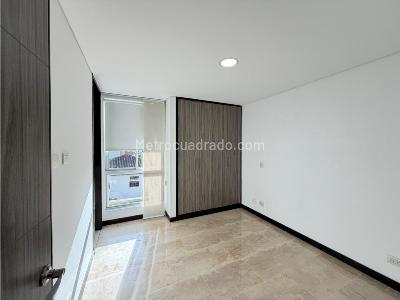 Apartamento de 4 alcobas en arriendo en El Poblado Castropol, Medellín, 152 m² · foto 2 de 20