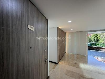 Apartamento de 4 alcobas en arriendo en El Poblado Castropol, Medellín, 152 m² · foto 5 de 20
