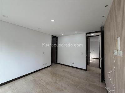 Apartamento de 4 alcobas en arriendo en El Poblado Castropol, Medellín, 152 m² · foto 8 de 20
