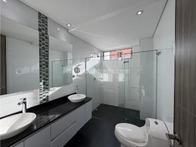 Apartamento de 4 alcobas en arriendo en El Poblado Castropol, Medellín, 152 m² · foto 9 de 20