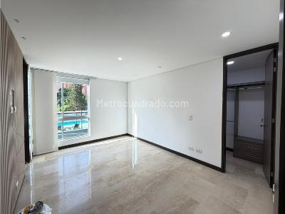 Apartamento de 4 alcobas en arriendo en El Poblado Castropol, Medellín, 152 m² · foto 11 de 20