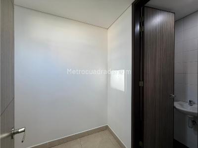 Apartamento de 4 alcobas en arriendo en El Poblado Castropol, Medellín, 152 m² · foto 15 de 20