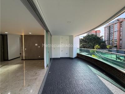 Apartamento de 4 alcobas en arriendo en El Poblado Castropol, Medellín, 152 m² · foto 16 de 20