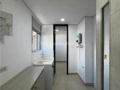 Apartamento de 4 alcobas en arriendo en El Poblado Castropol, Medellín, 152 m² · foto 20 de 20