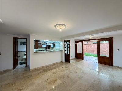 Casa de 5 alcobas en venta en Poblado Loma Los Balsos, Medellín, 280 m² · foto 5 de 20