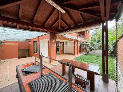 Casa de 5 alcobas en venta en Poblado Loma Los Balsos, Medellín, 280 m² · foto 13 de 20