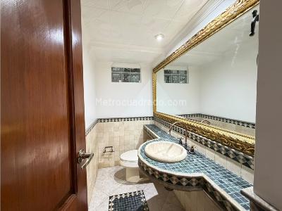 Casa de 5 alcobas en venta en Poblado Loma Los Balsos, Medellín, 280 m² · foto 15 de 20