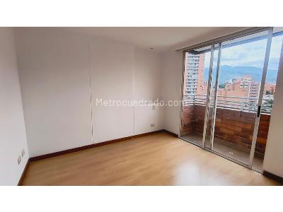 Apartamento de 2 alcobas en arriendo en Laureles, Medellín, 90 m² · foto 2 de 15