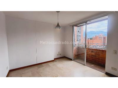 Apartamento de 2 alcobas en arriendo en Laureles, Medellín, 90 m² · foto 4 de 15