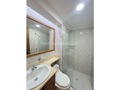 Apartamento de 3 alcobas en arriendo en Laureles, Medellín, 125 m² · foto 8 de 18