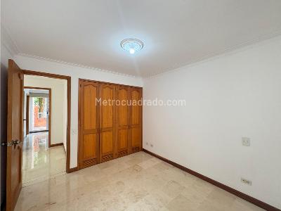 Apartamento de 3 alcobas en arriendo en Laureles, Medellín, 125 m² · foto 13 de 18
