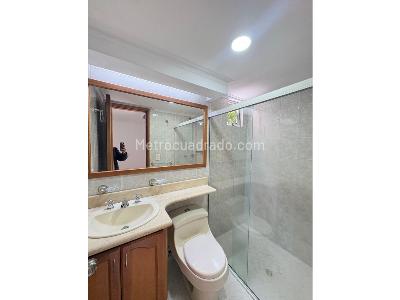Apartamento de 3 alcobas en arriendo en Laureles, Medellín, 125 m² · foto 17 de 18