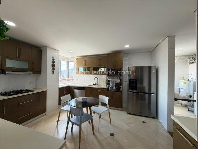 Apartamento de 4 alcobas en venta en Laureles, Medellín, 342 m² · foto 2 de 20