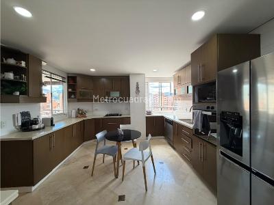 Apartamento de 4 alcobas en venta en Laureles, Medellín, 342 m² · foto 3 de 20