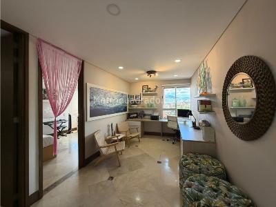 Apartamento de 4 alcobas en venta en Laureles, Medellín, 342 m² · foto 14 de 20
