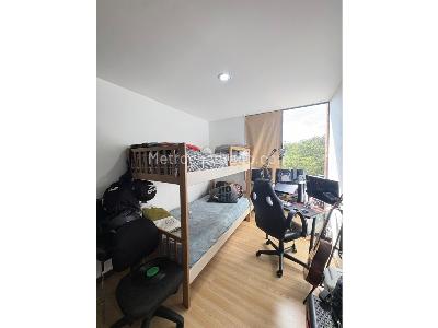 Apartamento de 3 alcobas en arriendo en Avenida Las Palmas, Medellín, 89 m² · foto 9 de 11