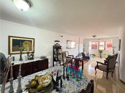 Apartamento en arriendo en Laureles, Medellín · foto 2 de 10