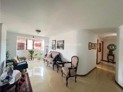 Apartamento en arriendo en Laureles, Medellín · foto 3 de 10