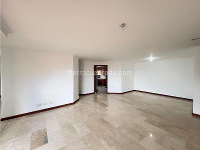 Apartamento de 3 alcobas en arriendo en Laureles, Medellín, 174 m² · foto 16 de 20