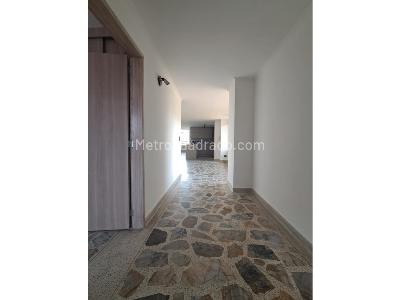 Apartamento de 3 alcobas en arriendo en Laureles, Medellín, 160 m² · foto 13 de 18