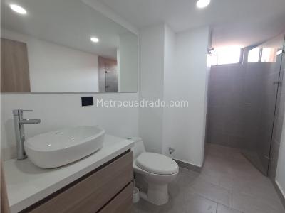 Apartamento de 3 alcobas en arriendo en Laureles, Medellín, 160 m² · foto 16 de 18
