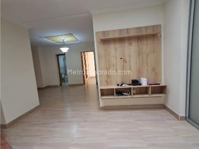 Casa de 3 alcobas en arriendo en Laueles, Medellín, 134 m² · foto 3 de 20