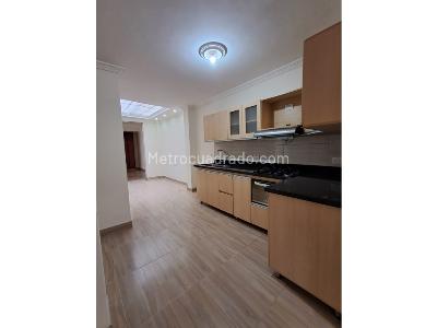 Casa de 3 alcobas en arriendo en Laueles, Medellín, 134 m² · foto 7 de 20