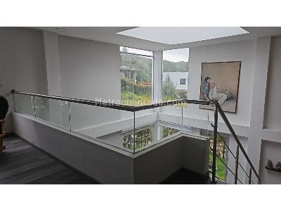 Casa de 5 alcobas en venta en Loma Del Escobero, Envigado, 530 m² · foto 12 de 20