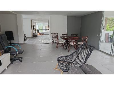 Casa de 5 alcobas en venta en Loma Del Escobero, Envigado, 530 m² · foto 14 de 20