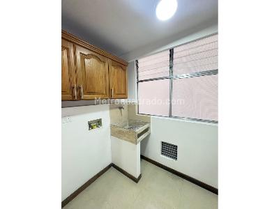 Apartamento de 3 alcobas en arriendo en Avenida Las Palmas, Medellín, 100 m² · foto 13 de 16