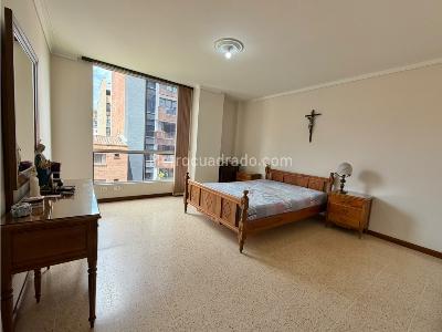 Apartamento de 3 alcobas en venta en Conquistadores, Medellín, 127 m² · foto 11 de 15