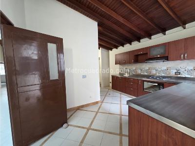 Casa de 5 alcobas en arriendo en Belen Alameda, Medellín, 256 m² · foto 5 de 20