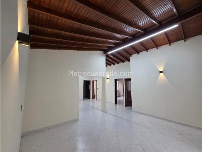 Casa de 5 alcobas en arriendo en Belen Alameda, Medellín, 256 m² · foto 6 de 20
