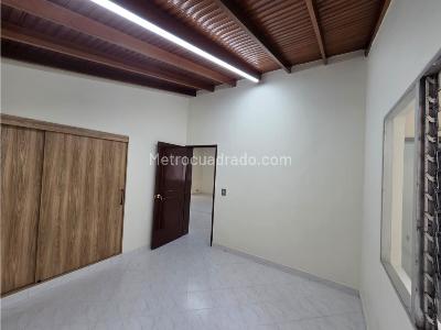 Casa de 5 alcobas en arriendo en Belen Alameda, Medellín, 256 m² · foto 11 de 20