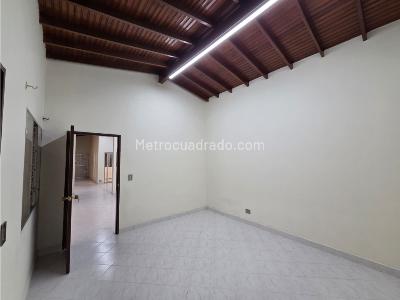 Casa de 5 alcobas en arriendo en Belen Alameda, Medellín, 256 m² · foto 12 de 20