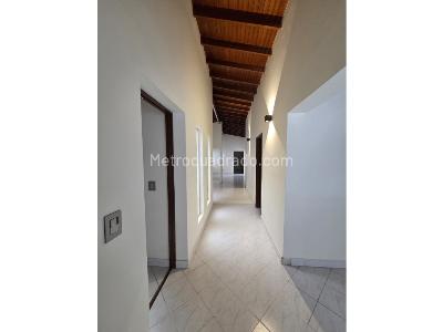 Casa de 5 alcobas en arriendo en Belen Alameda, Medellín, 256 m² · foto 15 de 20