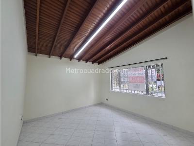 Casa de 5 alcobas en arriendo en Belen Alameda, Medellín, 256 m² · foto 17 de 20