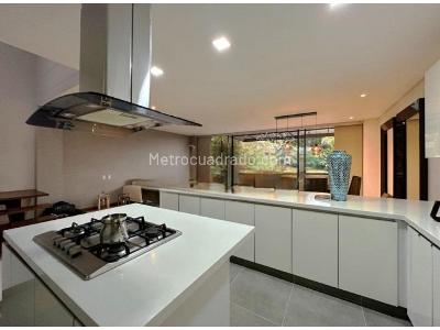 Casa de 3 alcobas en venta en Envigado, Medellín, 270 m² · foto 3 de 19