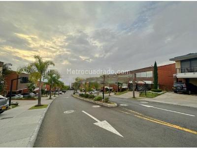 Casa de 3 alcobas en venta en Envigado, Medellín, 270 m² · foto 18 de 19